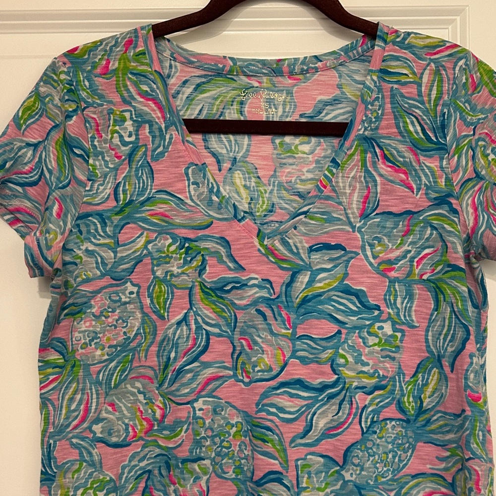 Lilly Pulitzer Pink, Blue & Green Floral V-Neck Short Sleeve Top - Picture 2 of 4
